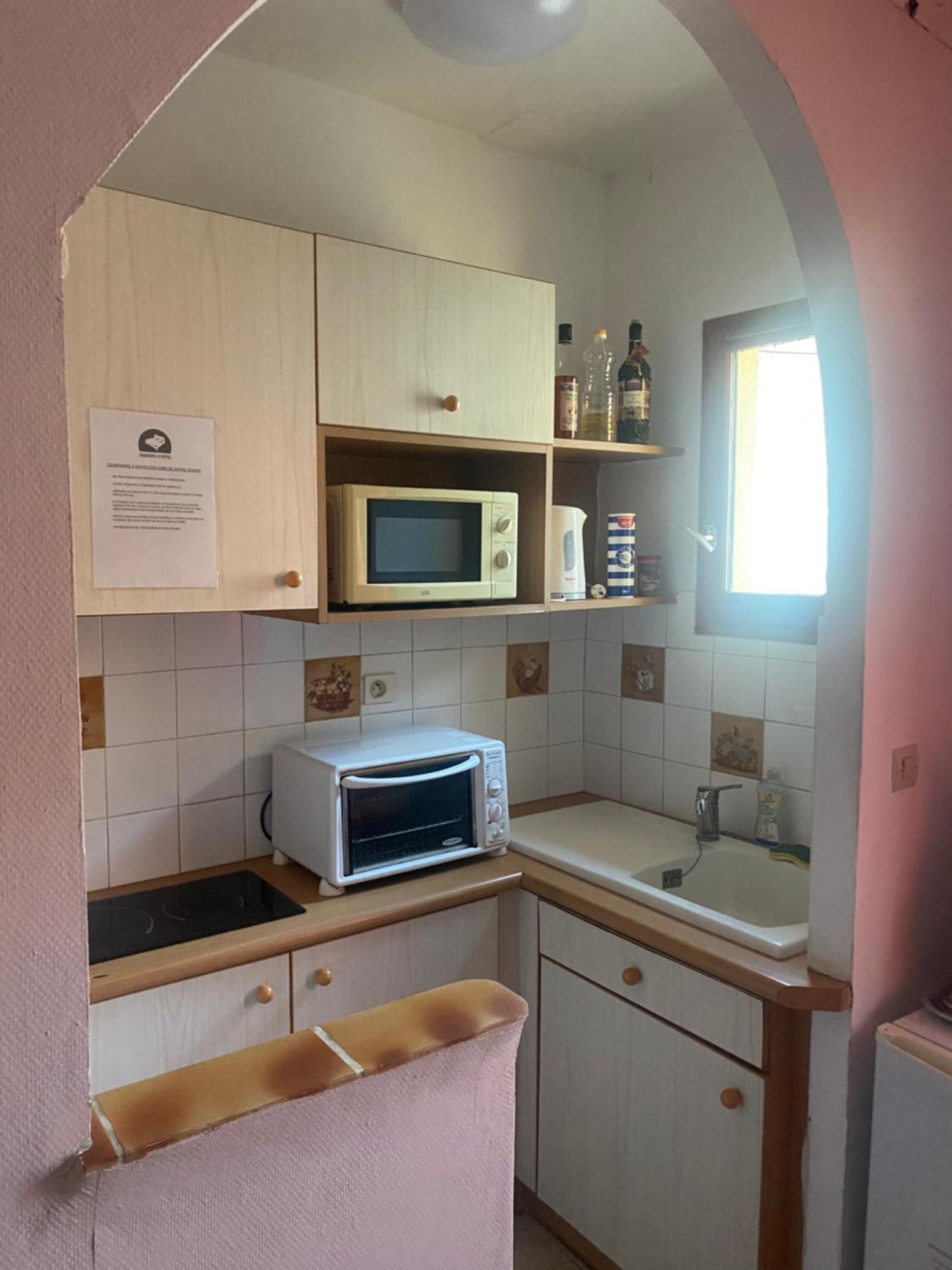 Maison De Ville Proche Mer, En Camargue Sur Le Chemin De Saint Jacques De Compostelle, Clim Reversible โวแวร์ ภายนอก รูปภาพ